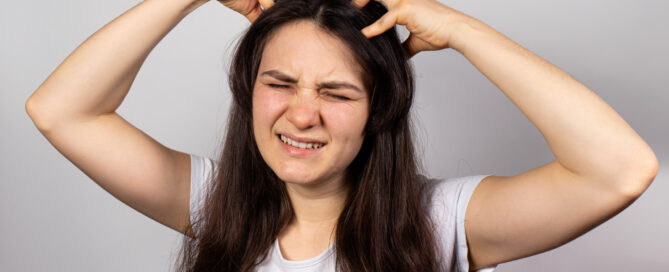 itchy scalp, is it lice, lice symptoms, pals lice treatment