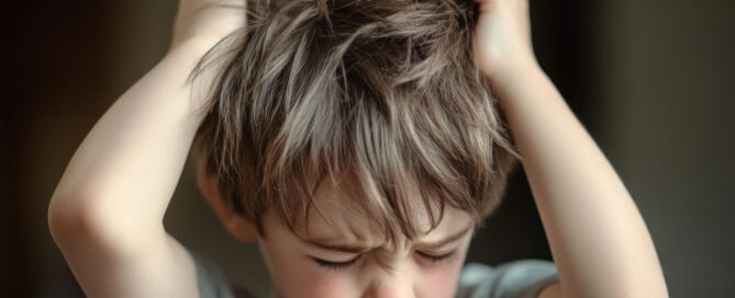 my childs head is itching